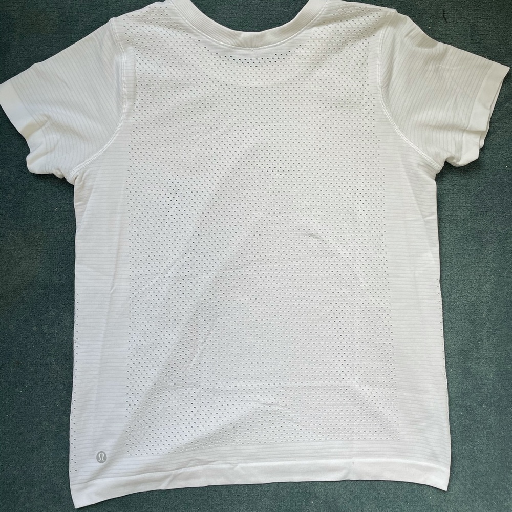 White Lululemon shirt